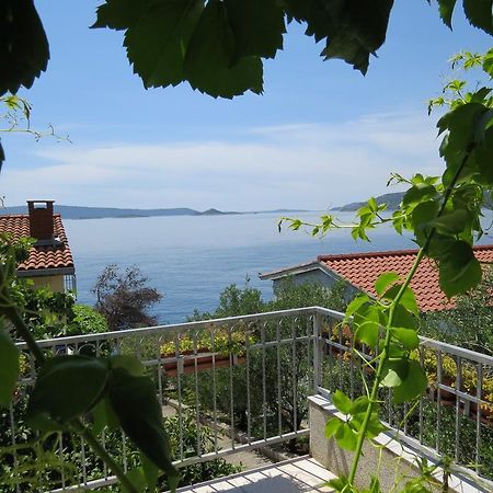 Apartments Lovric - 30 Meters To The Beach Trogir Extérieur photo
