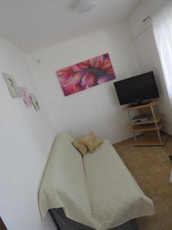 Apartments Lovric - 30 Meters To The Beach Trogir Extérieur photo