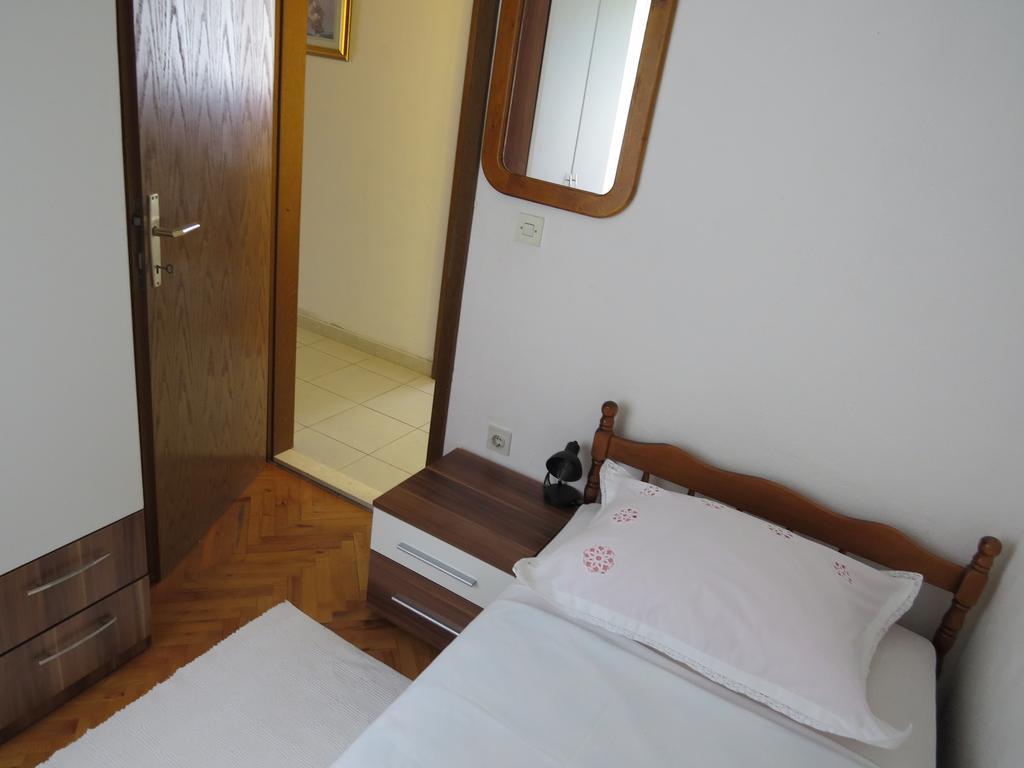 Apartments Lovric - 30 Meters To The Beach Trogir Extérieur photo