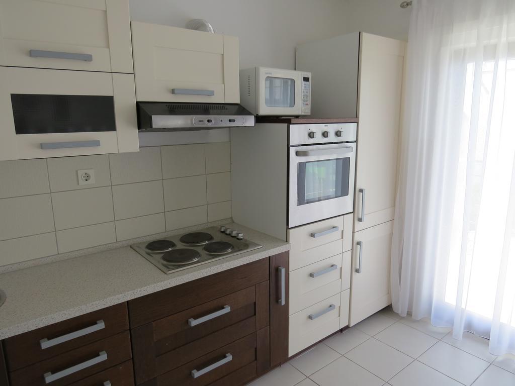 Apartments Lovric - 30 Meters To The Beach Trogir Extérieur photo