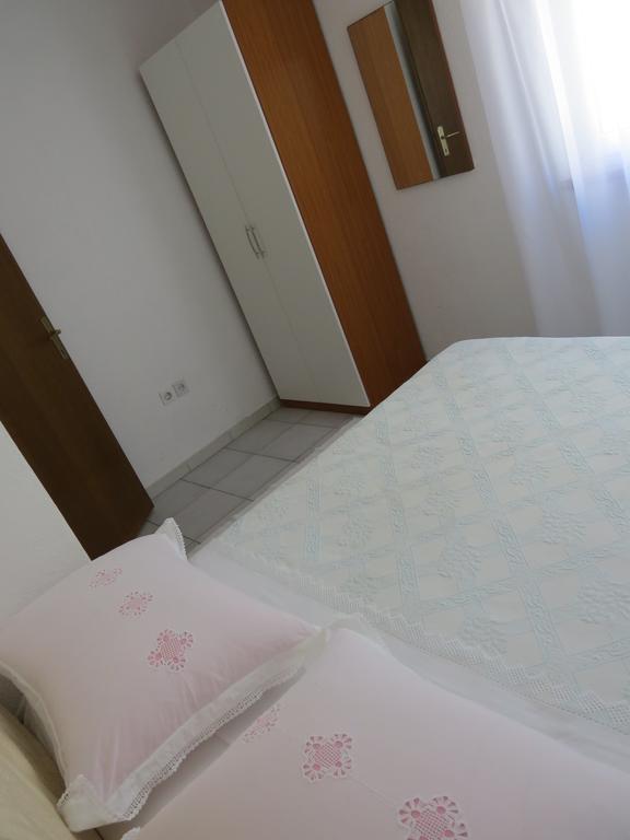 Apartments Lovric - 30 Meters To The Beach Trogir Extérieur photo
