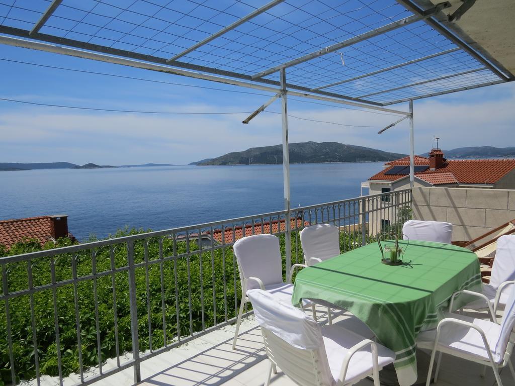 Apartments Lovric - 30 Meters To The Beach Trogir Extérieur photo