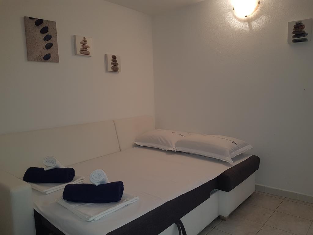 Apartments Lovric - 30 Meters To The Beach Trogir Extérieur photo