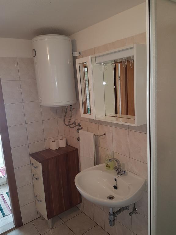 Apartments Lovric - 30 Meters To The Beach Trogir Extérieur photo
