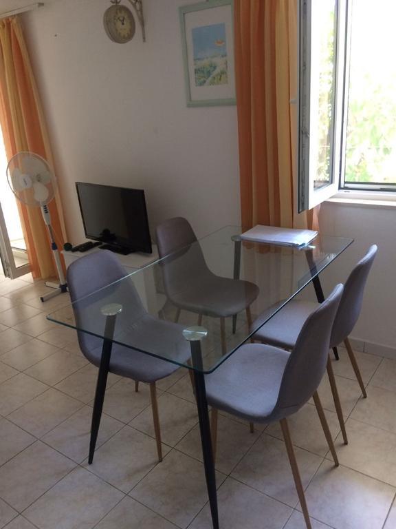 Apartments Lovric - 30 Meters To The Beach Trogir Extérieur photo