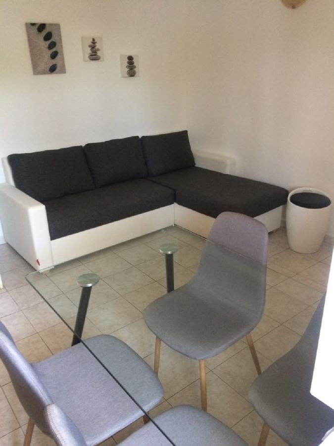 Apartments Lovric - 30 Meters To The Beach Trogir Extérieur photo